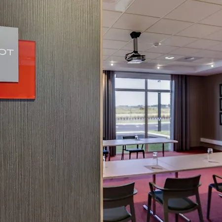 Hotel Spark By Hilton Lyon Eurexpo