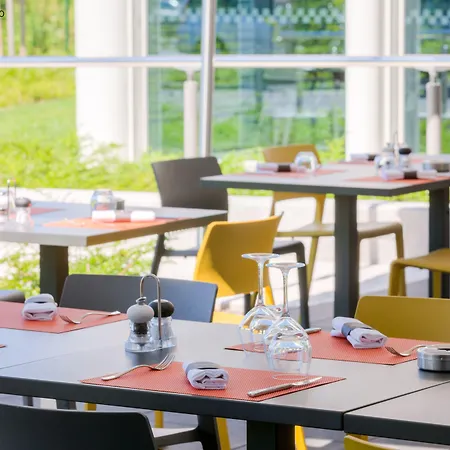 Hotel Spark By Hilton Lyon Eurexpo 3*
