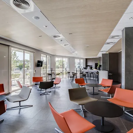 Spark By Hilton Lyon Eurexpo Hotel 3*