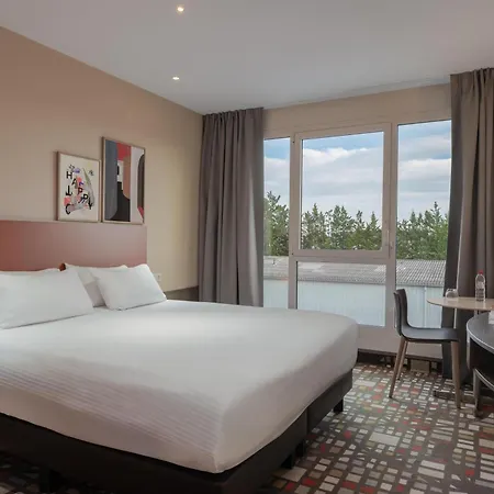 Spark By Hilton Lyon Eurexpo Hotel