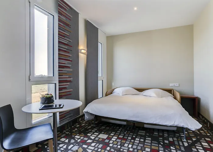 酒店 Spark By Hilton Lyon Eurexpo 3*