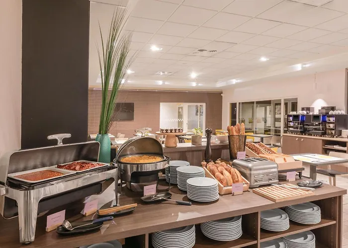 酒店 Spark By Hilton Lyon Eurexpo 3*