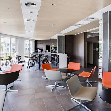 Spark By Hilton Lyon Eurexpo Otel 3*
