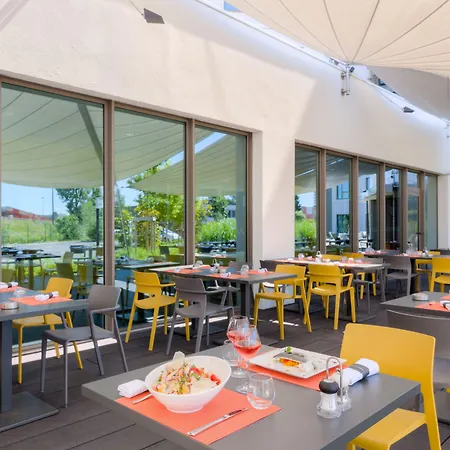 Ξενοδοχείο Parkest Genas