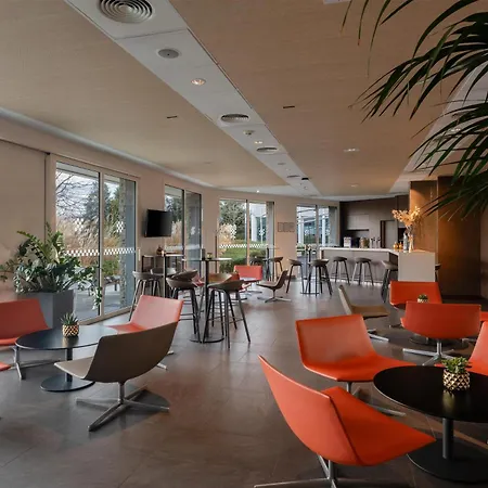 Spark By Hilton Lyon Eurexpo ホテル 3*