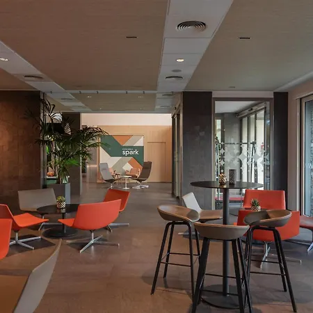 Spark By Hilton Lyon Eurexpo ホテル