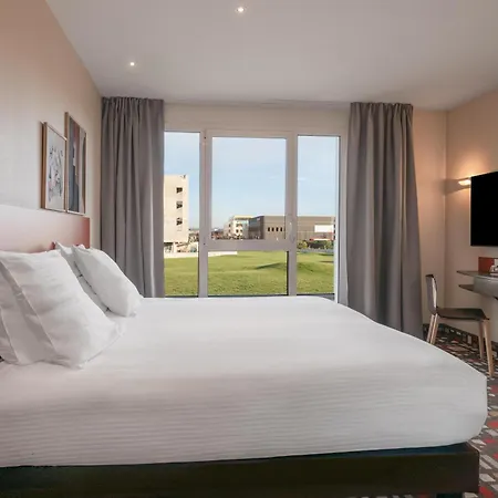 Spark By Hilton Lyon Eurexpo Otel 3*