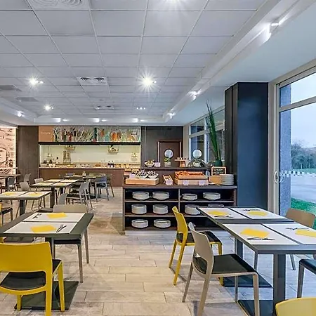Spark By Hilton Lyon Eurexpo Hotel 3*