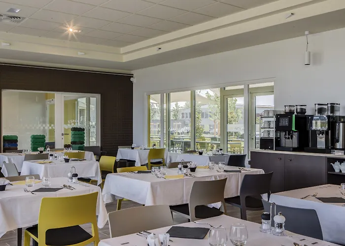 Otel Spark By Hilton Lyon Eurexpo 3*