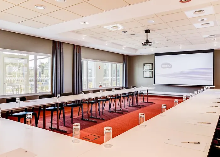 Hotel Spark By Hilton Lyon Eurexpo 3*